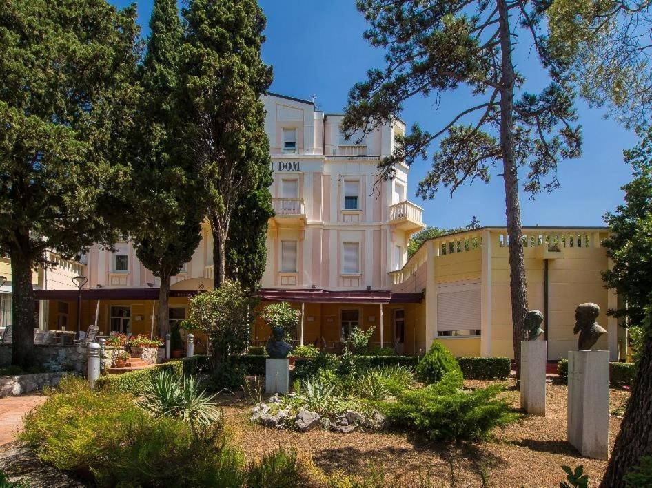 Hotel Vila Ružica - depandanse Crikvenica Exterior foto