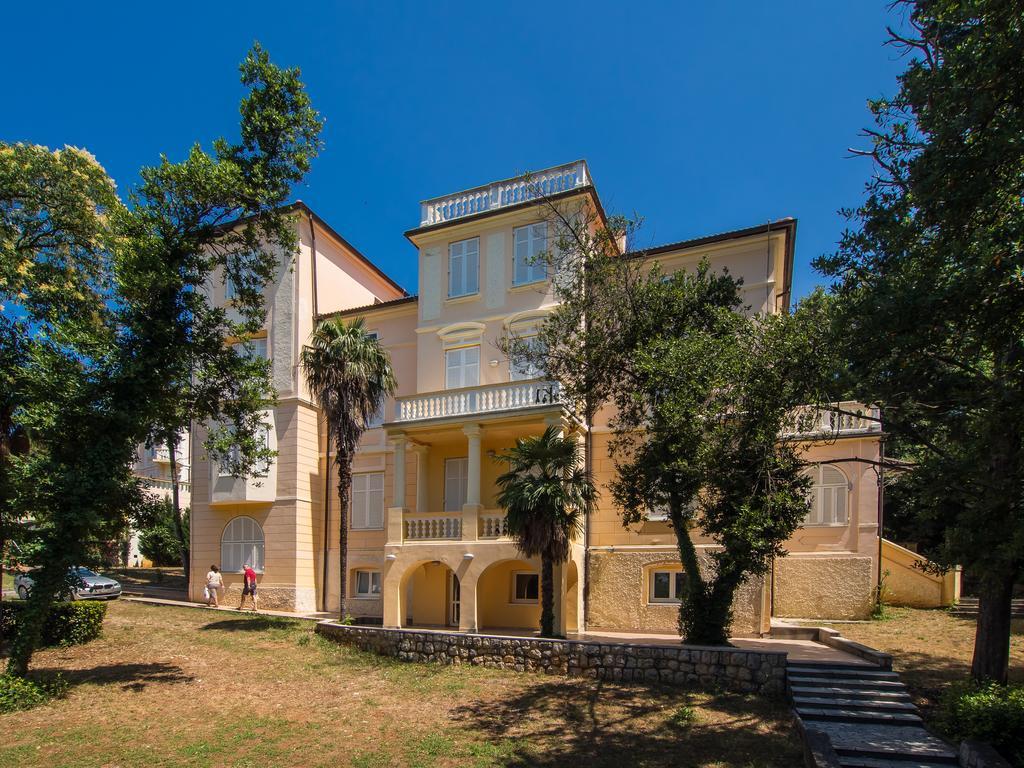 Hotel Vila Ružica - depandanse Crikvenica Exterior foto