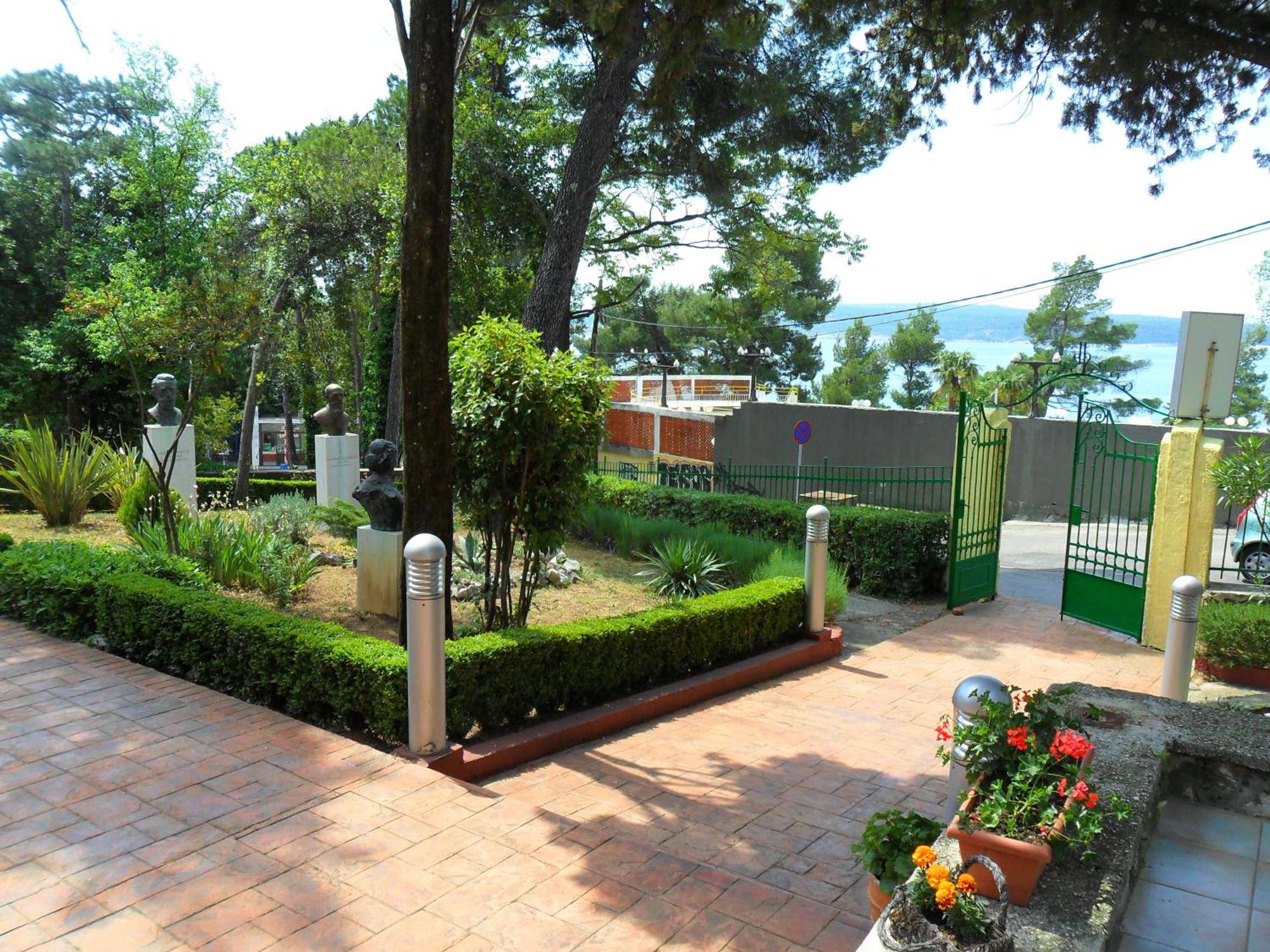 Hotel Vila Ružica - depandanse Crikvenica Exterior foto